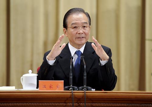 5月28日,中国科学技术协会第八次全国代表大会在北京举行全体会议,中共中央政治局常委、国务院总理温家宝应邀作关于科技发展问题的报告。新华社记者 张铎 摄