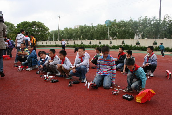 �ɻ�ģ�;���