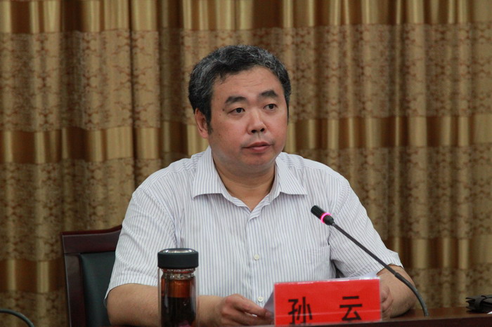 ��ί��������Ƴ�ϯ���鲢����Ҫ����