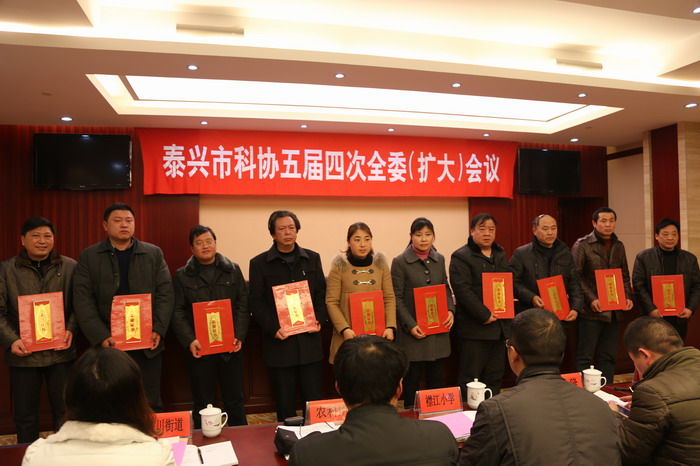 ���ý����м�ѧ��Э�����Ƚ�����