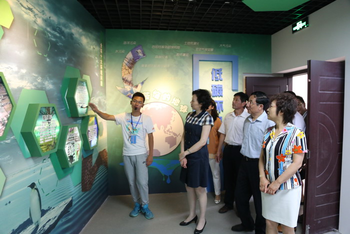 实地查看现场--济川街道跃进社区