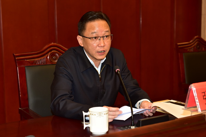 ��ί�����������ϯ���鲢����