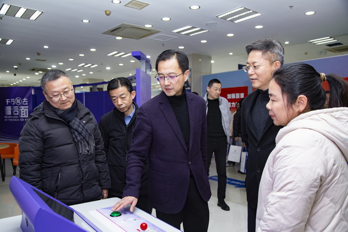 参观流动科技馆