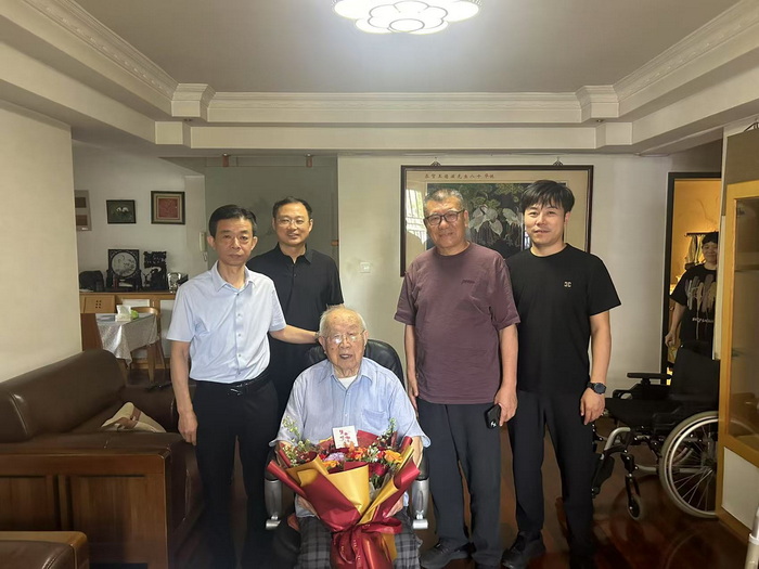 市科协党组书记、主席卜文斌一行拜访慰问王德滋院士