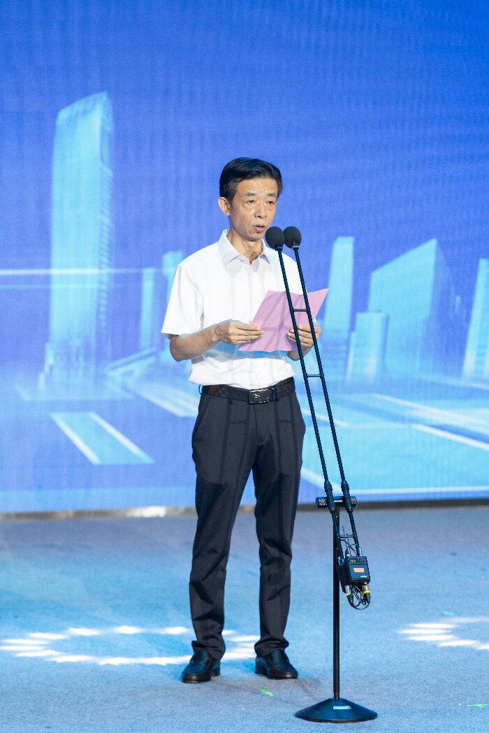 市科协党组书记、主席卜文斌致辞